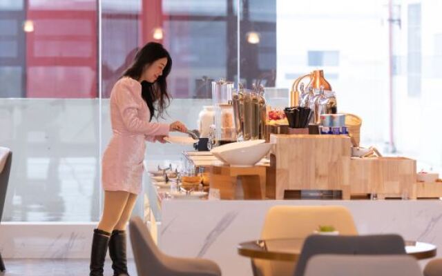 Lavande Hotel (Wuhan Optics Valley South Central University for Nationalities)