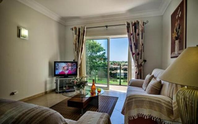 44 Fairviews Village Boavista