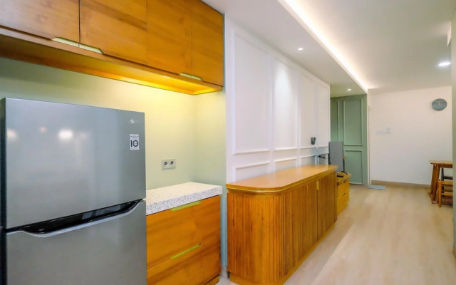 Modern Look 2BR at Sentul Tower Apartment
