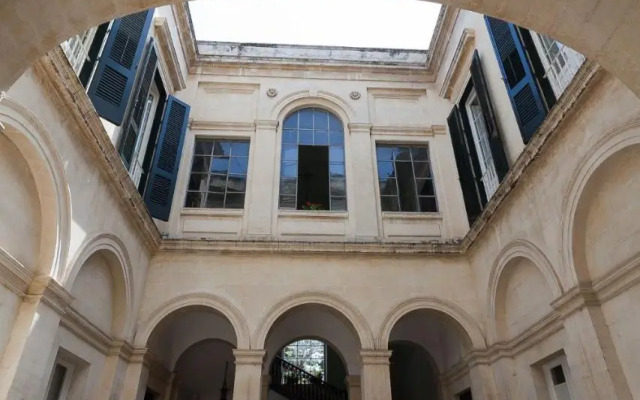 Palazzo Pio Apartment