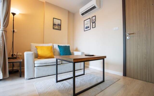 Near BK University Quiet Condo in Rama4 bkb137