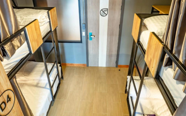 Ray Coffee Bar & Hostel - Adults Only
