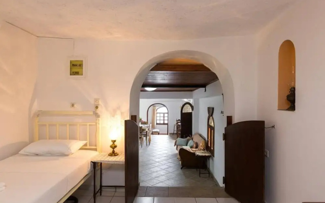 Fabrica House Kato Saktouria