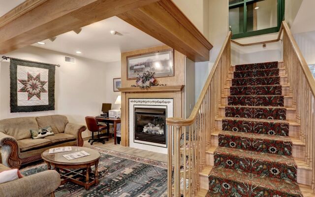 Lancaster Inn and Suites