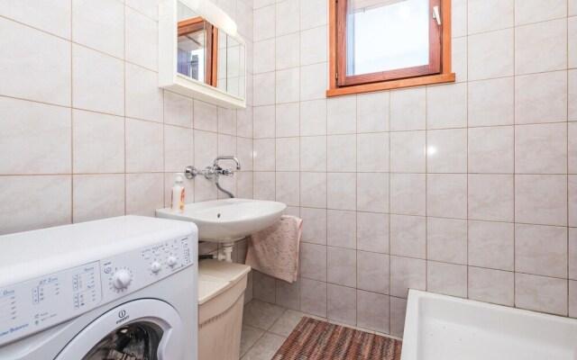 Amazing Home in Pag With 2 Bedrooms and Wifi