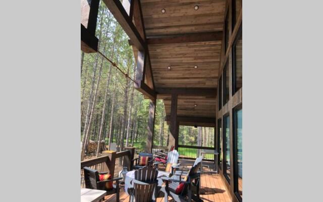 Yellowstone Crossing Lodge