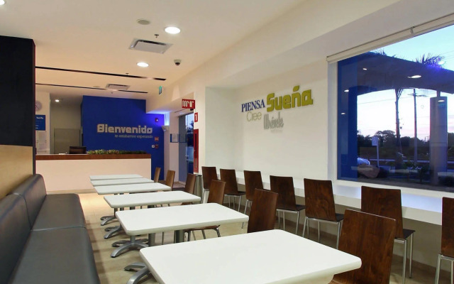 One Cancun Centro