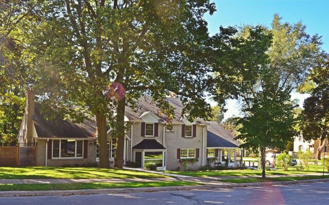 Inn-Chanted Forest B&B