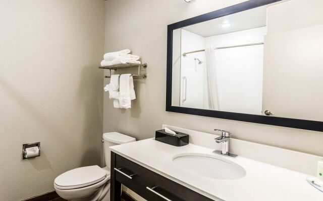 La Quinta Inn & Suites Westminster Promenade