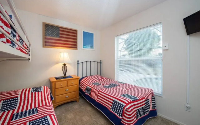 Fenced Yard, Private Pool, Close to Disney!!