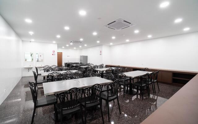 Crystal Garden Hotel (Tasik Selatan)