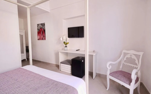 Villa Giardini Luxury Room