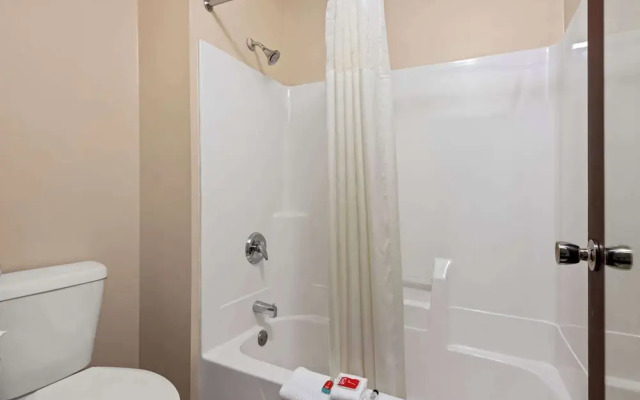 Econo Lodge Manistee