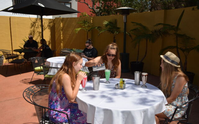 Kiama Shores Motel (formerly Kiama Terrace Motor Lodge)