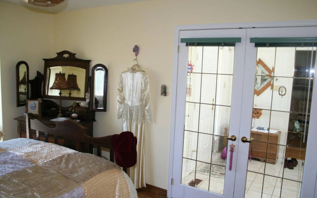 Twin Lakes Retreat Bed and Breakfast