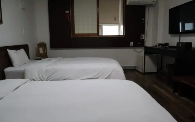 Jeonju Hansung Tourist Hotel