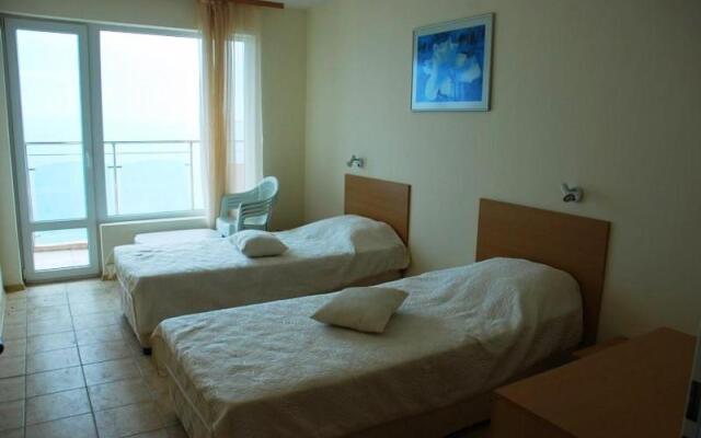 Coral Beach Apartment