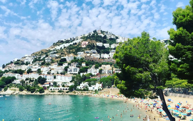 Apartamento en Roses con vistas al canal y piscina