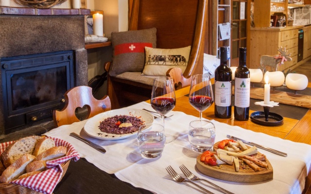 Chalet Stella Alpina Hotel & Wellness Spa The Originals Relais – Meal – Bedretto