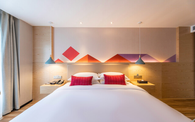 Berman Hotel (Guiyang southwest Trade City Jinyang bus station store)