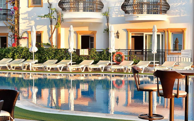 Tropicana Beach Hotel