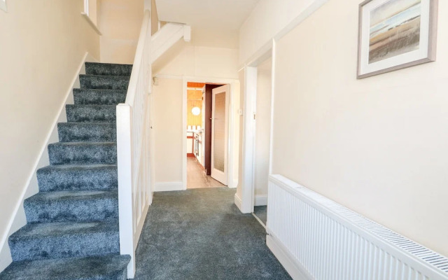 4 Dorothy Avenue