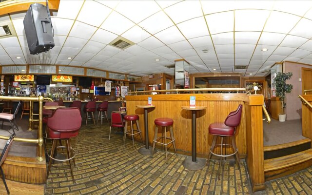 Days Inn by Wyndham Oil City Conference Center