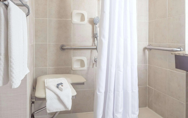 enVision Hotel & Conference Center Mansfield-Foxboro