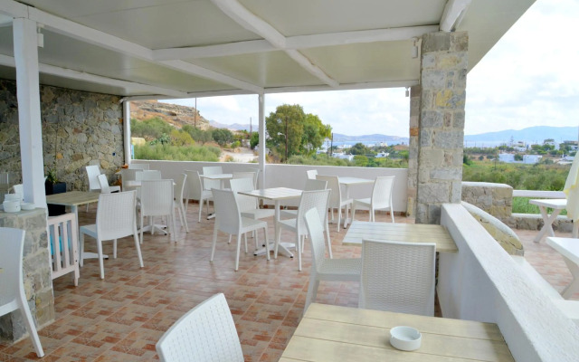 Hotel Glaronissia Rooms & Suites