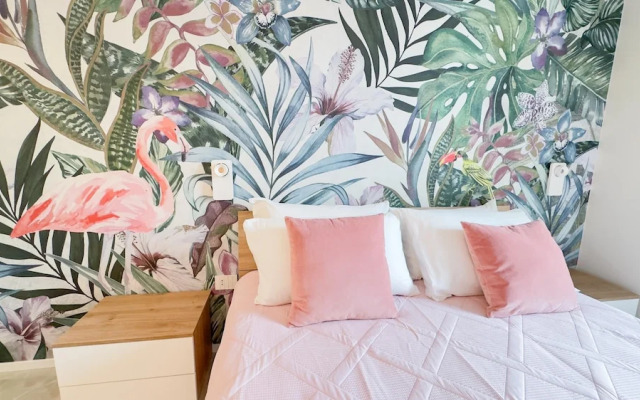 Seafront Modern Farmont Flamingo Suite