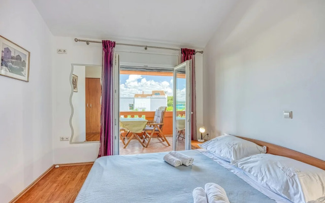 Seaview Apartment in Pasman A1