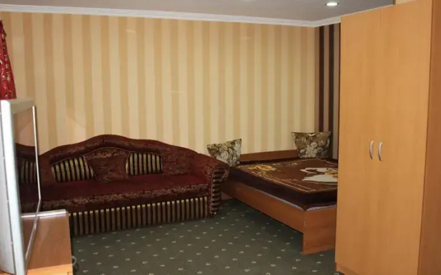 На Мира