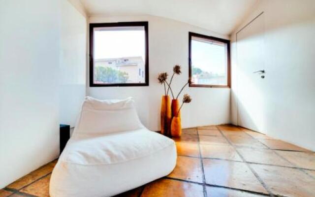 Luxury Art Apt With Terrace In Trastevere