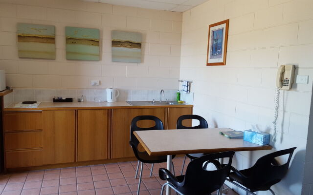 Island View Motel