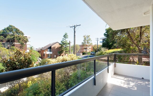 Commodore, Unit 1/9 Donald Street