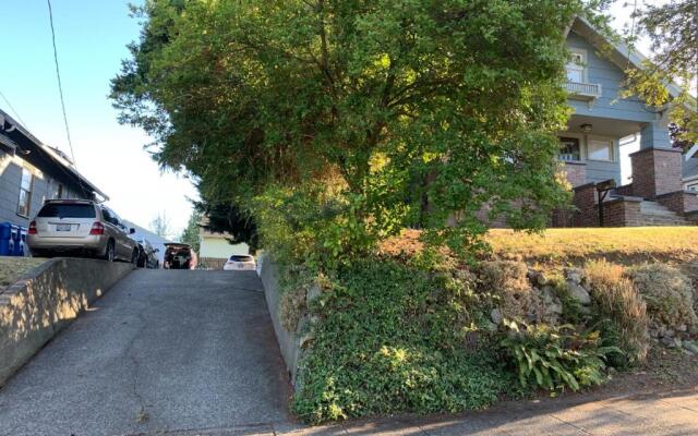 Private Suite 3 Bedrooms&Living near U-District