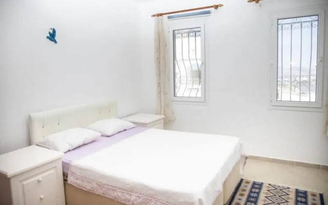 2 BR House With Garden in the Heart of Yalikavak