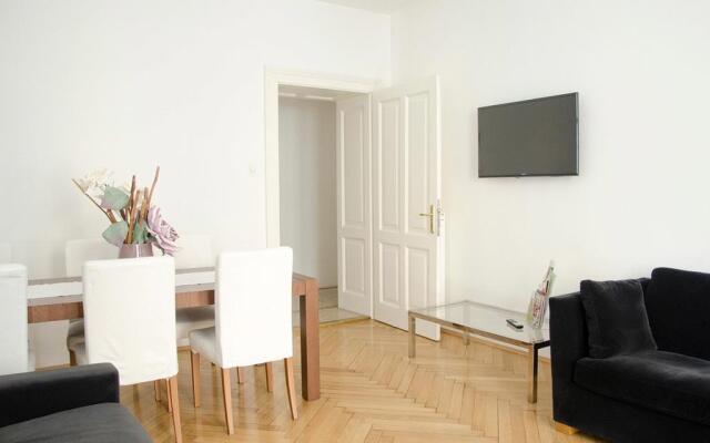 Apartment Five "OFFICIAL WEBSITE" by Booking Bolzano Srl