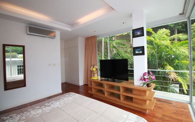 The Trees Club Apartment