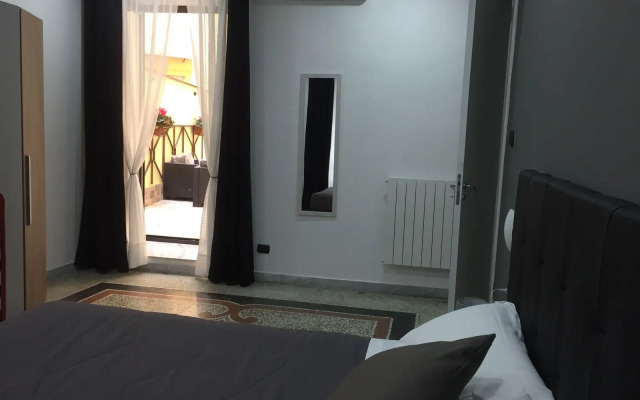 MB95 Mezzocannone Luxurious B&B