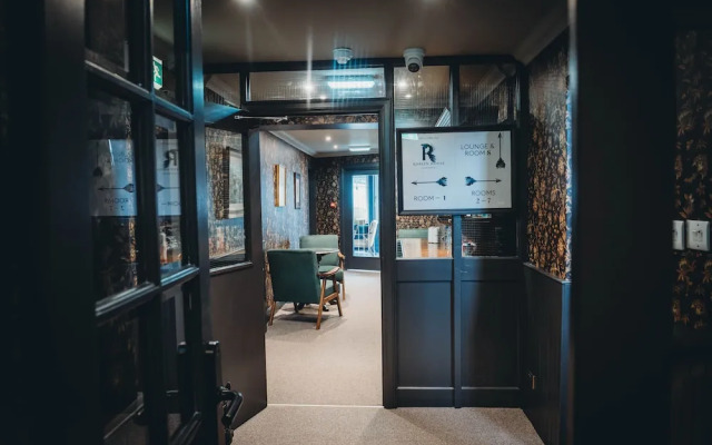 Roslyn House