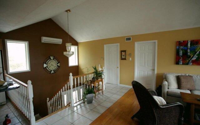 Laughing Waters Bed & Breakfast and Vacation Rental