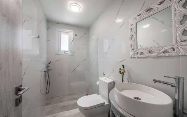 Latchi Infinity Blue