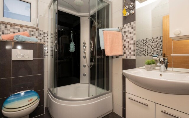 Stunning Apartment in Krvavica With Wifi