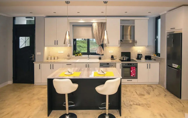 Gigi Star Luxury ApartVilla with Pool, Sea View