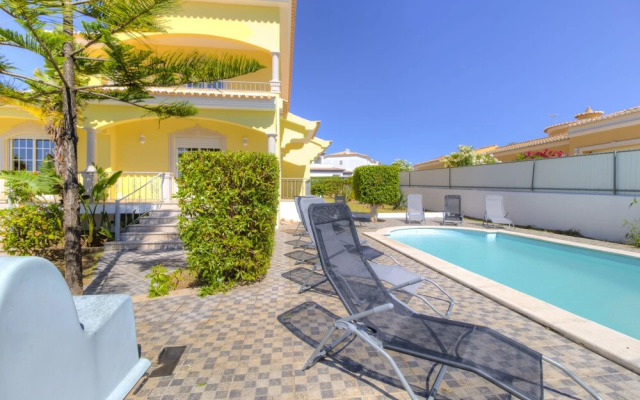 Villas2go2 Menir