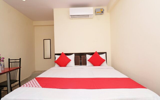 Anmol Plaza by OYO Rooms