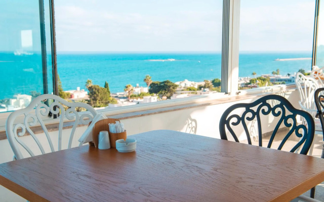 Port Marina Hotel