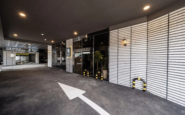 Goyang (Jugyo) Stay Bishop Hotel