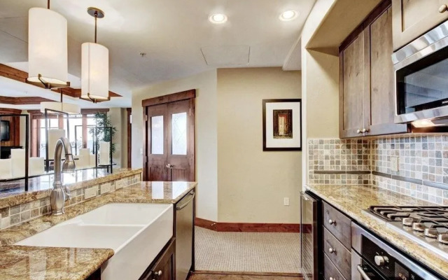 One Ski Hill Place S8322